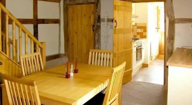 Point Cottage, Varaa Lomakoti Mökit kohteessa Merseyside, Mökki