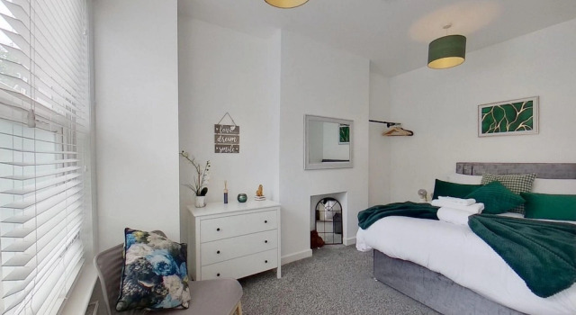 Charming 2 Bed Apt with Netflix & Wi-Fi