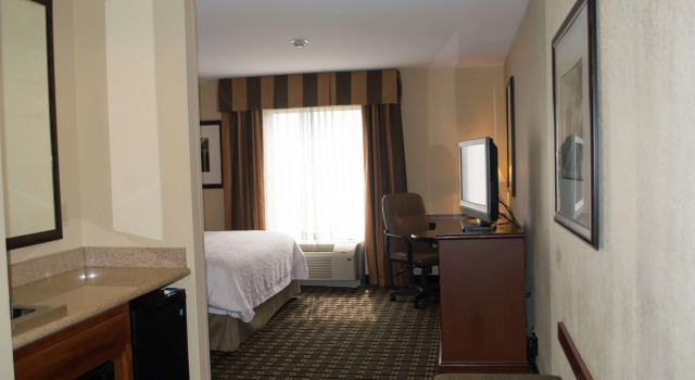 Hampton Inn & Suites Columbia at University
