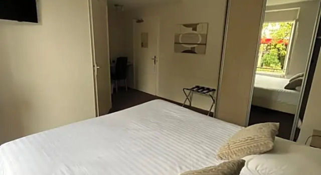 Номер Standard Contact Hotel Hôtel De Troyes
