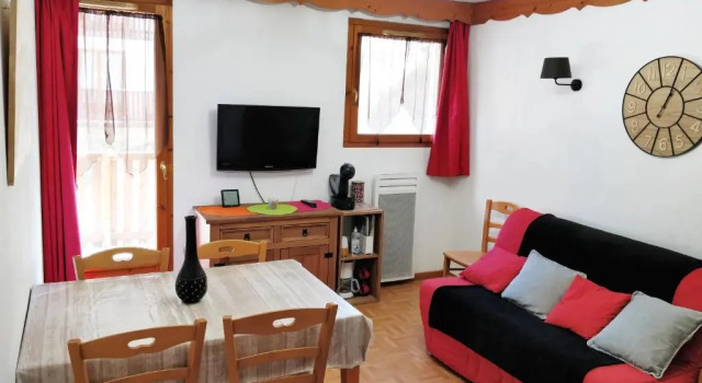 Appartement 4/6 Personnes Puy Saint Vincent, Забронировать Апартаменты/квартира Отели Пюи-Сен-Венсан с бассейном, рядом с Горнолыжный подъемник Роше Нуар, Бассейн
