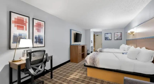 Номер Premier AmericInn by Wyndham Columbus Wisconsin
