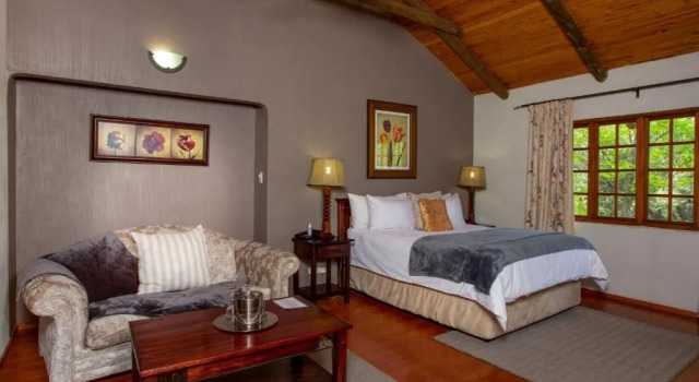 Номер Executive Whispering Pines Country Estate
