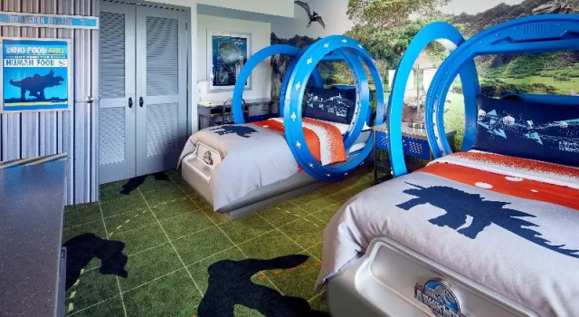 Четырёхместный люкс Jurassic World Loews Royal Pacific Resort at Universal Orlando