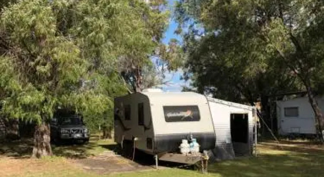 Lazy Days Caravan Park, Забронировать Отель Басселтон Geographe Bay