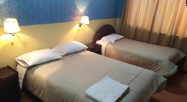 Alejandros Hotel