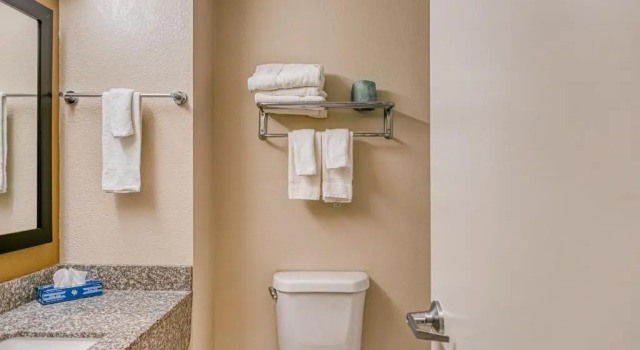 Четырёхместный номер Standard Trident Inn & Suites New Orleans