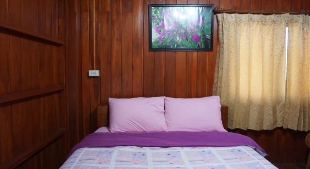 Settee Homestay