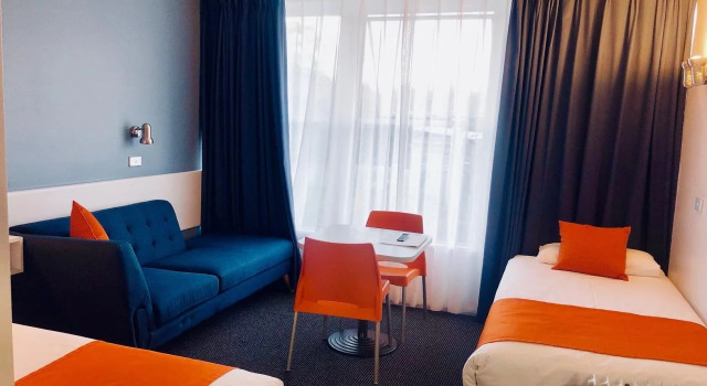 Waterfront Lodge Motel, Rezervasyon Motel New Town Tasmanya