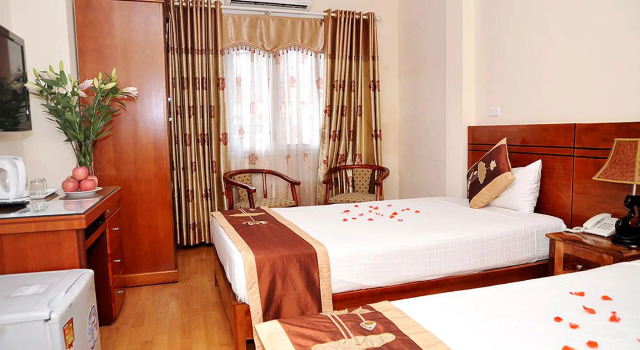 Sunflower Hotel & Travel