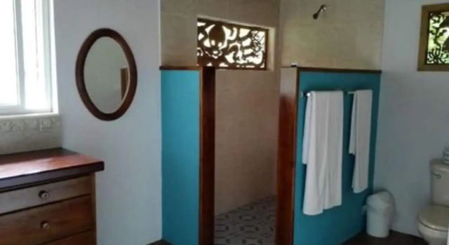 Standard Vierer Zimmer mit Balkon Playa Bluff Hotel