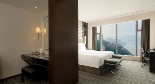 Люкс Radisson Blu Plaza Chongqing
