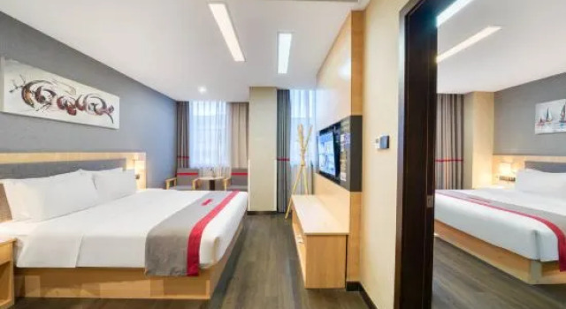 Люкс Deluxe с 2 комнатами Shankee Hotel (Huzhou Zhili Children's Clothing City)