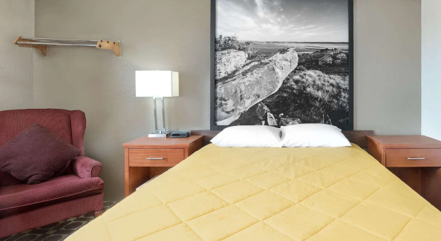 Двухместный номер Standard Super 8 by Wyndham Miles City