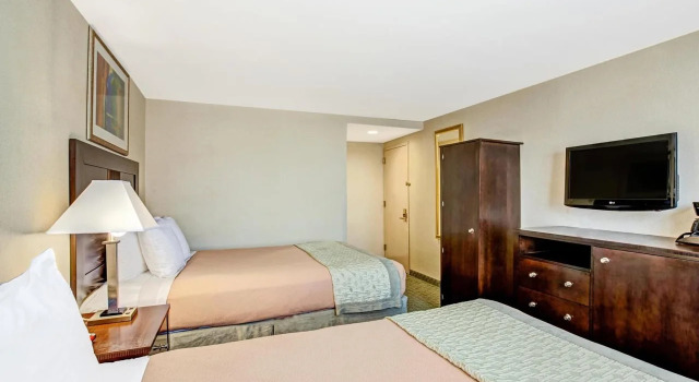 Ramada by Wyndham Jamaica/Queens, 예약 호텔 Jamaica 퀸즈