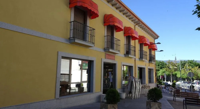 Hostal Gonzalez, Varaa Hotelli Guadarrama Sierra de Guadarrama