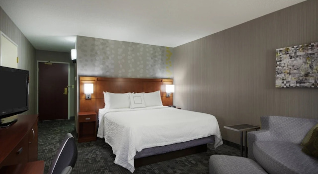 Двухместный номер Standard Courtyard Chicago St. Charles