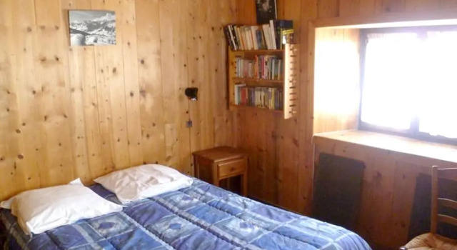 House with 2 Bedrooms in Notre-Dame-De-Bellecombe, with Wonderful Mountain View, Furnished Garden And Wifi - 100 M From the Slopes, Забронировать Дом для отпуска Отели Нотр-Дам-де-Белькомб с парковкой, рядом с Горнолыжный подъемник Комб 2, Парковка