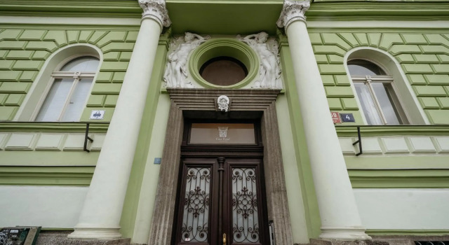 Prague Days - Minimalistic Studio with Netflix and View to National Museum, Забронировать Отель Отели Праги с парковкой, рядом с Музей Альфонса Мухи, Парковка