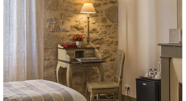 O podwyższonym standardzie dwuosobowy pokój La Sauternaise, luxury Boutique B&B