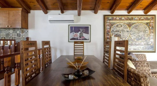 Korina’s wood house