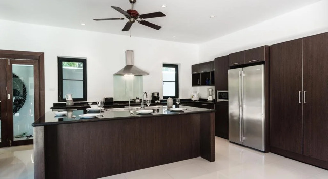 Frangipani pool villa - garden, BBQ & maid, Забронировать Вилла Отели острова Пхукета с бассейном, Бассейн