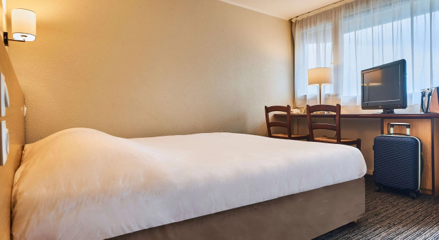 Kyriad Direct Lyon Sud - Chasse-Sur-Rhône, Prenota Hotel Hotel a ViaRhona con pasti, Mezza/completa pensione