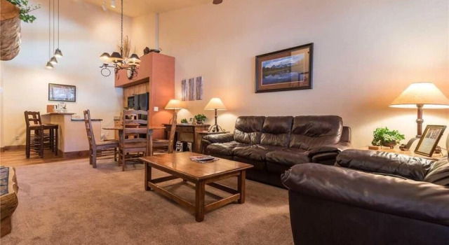 Tl2311 Great Views in This Beautiful Top Floor Home! - Winter Specials!