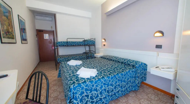 Номер Standard Hotel 2000
