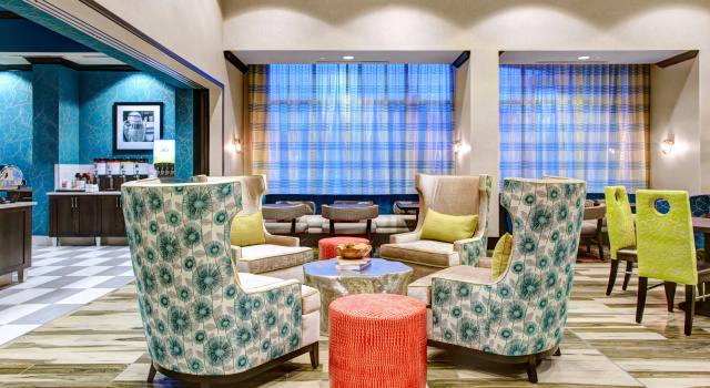Hampton Inn & Suites by Hilton Atlanta Perimeter Dunwoody, Rezerwuj Hotel Dunwoody Georgia