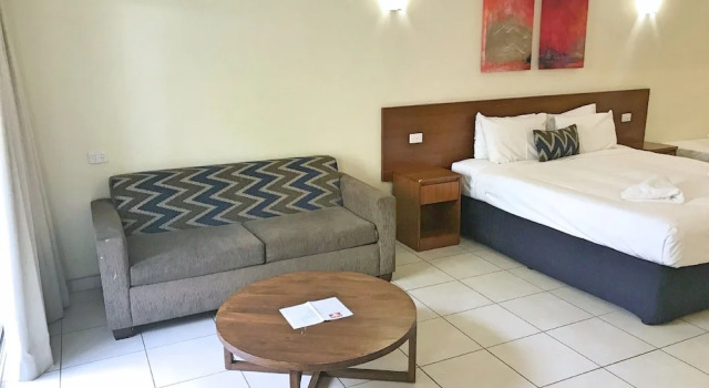 Номер Deluxe с балконом Cairns Queenslander Hotel & Apartments