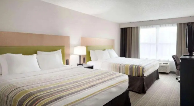 Шестиместный номер Standard Country Inn & Suites by Radisson, Camp Springs Andrews Air Force Base , MD