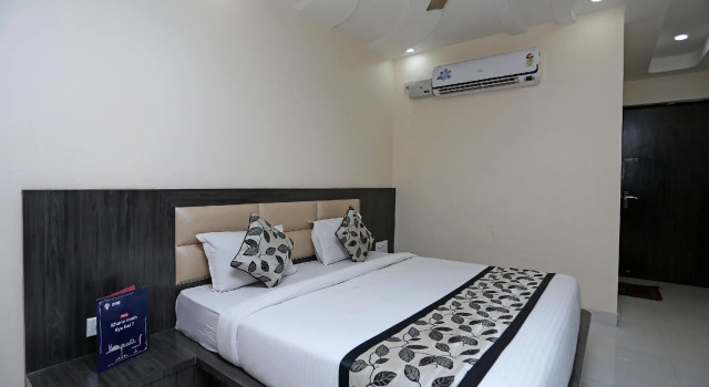 OYO 9919 Nandgiri Palace
