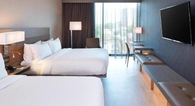 Четырёхместный номер Standard AC Hotel by Marriott Des Moines East Village