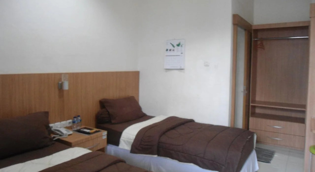 Avros, Rezervovat Hotel Hotely v Medan s parkováním, Parkování