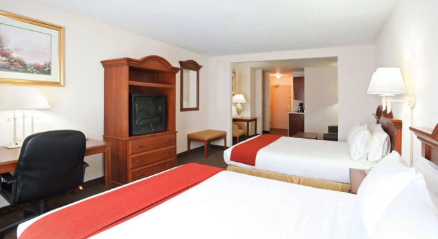 Holiday Inn Express Hotel & Suites Marion, an IHG Hotel, Prenota Hotel Marion Ohio