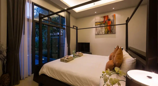Villa Hahana Private Pool Near Nai Harn Beach, Забронировать Вилла Отели Най-Харн-Бич с парковкой, рядом с Озеро Най Харн, Парковка