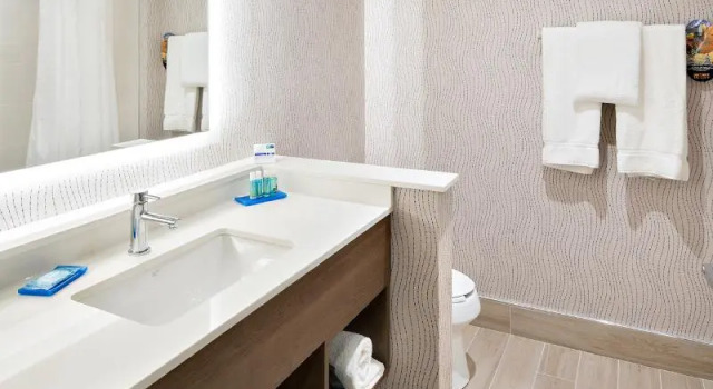 Номер Standard Holiday Inn Express - Red Deer North by IHG