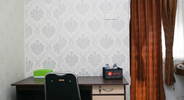 Elegant Design Studio Apartment at Margonda Residence 4 By Travelio