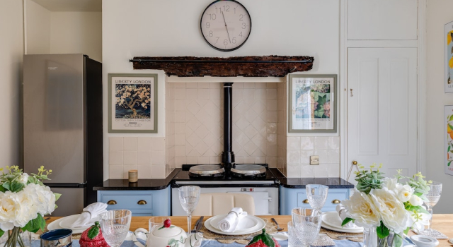 Luxury Georgian Townhouse / Sleeps 10 / Parking