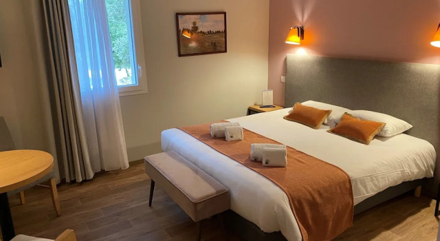 Номер Standard Logis Hôtel La Bastide De Grignan & Restaurant La Chênaie