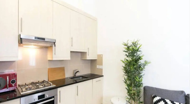 Fg Property Earls Court- Castletown Road