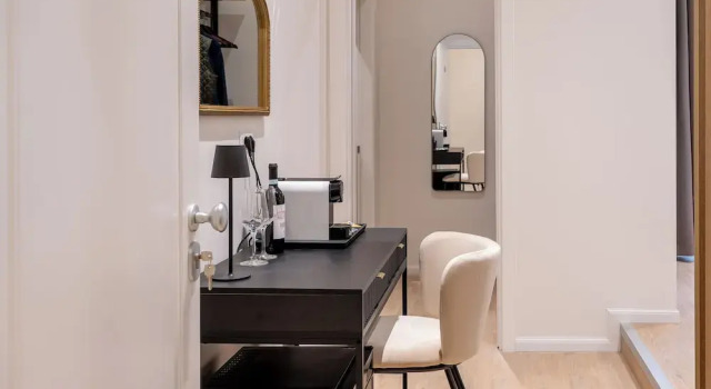 Romart Luxury Rooms, Забронировать Отель Отели Рима с парковкой, рядом с Собор Святого Петра, Парковка