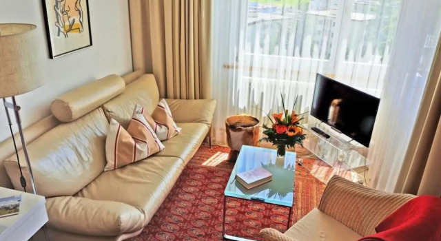 - Fantastisch Bergpanorama, Book Hotel Davos Grisons