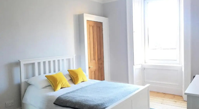 Historic Edinburgh 1890s Home Turned Relaxing Retreat, Забронировать Отель Мерчистон Эдинбург, рядом с Scottish Widows Bank Plc