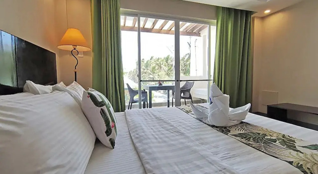 Четырёхместный семейный номер Standard с балконом Casa Almarenzo Bed & Breakfast