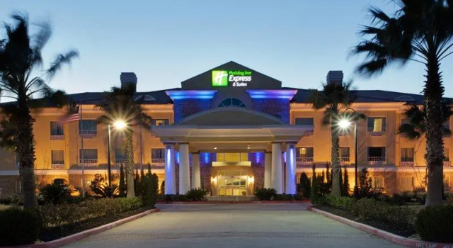 Полулюкс Holiday Inn Express Pearland by IHG