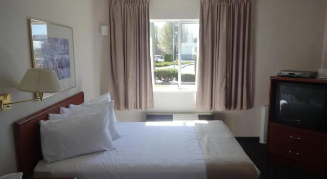 Номер Standard Powell River Town Centre Hotel