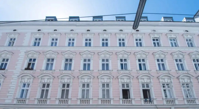 Green and Quiet Apartment near Center