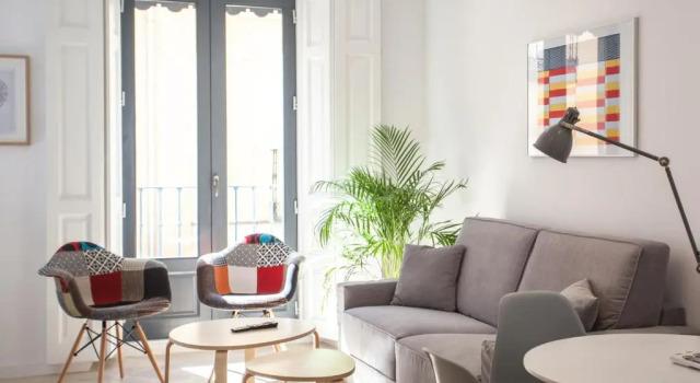 Апартаменты с 2 комнатами с балконом Apartment in Malasaña